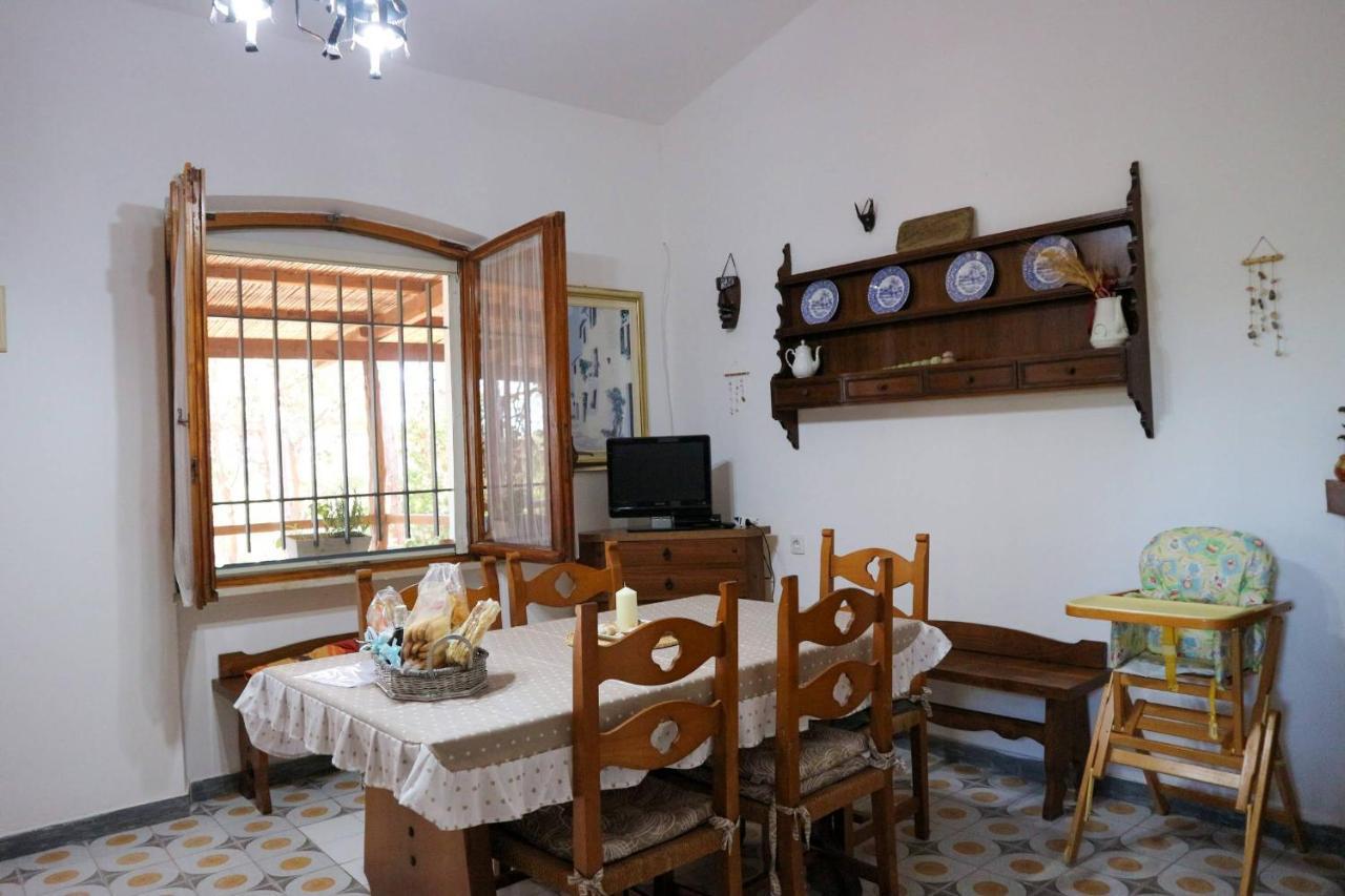 Villa Buonumore Porto Pino Eksteriør billede